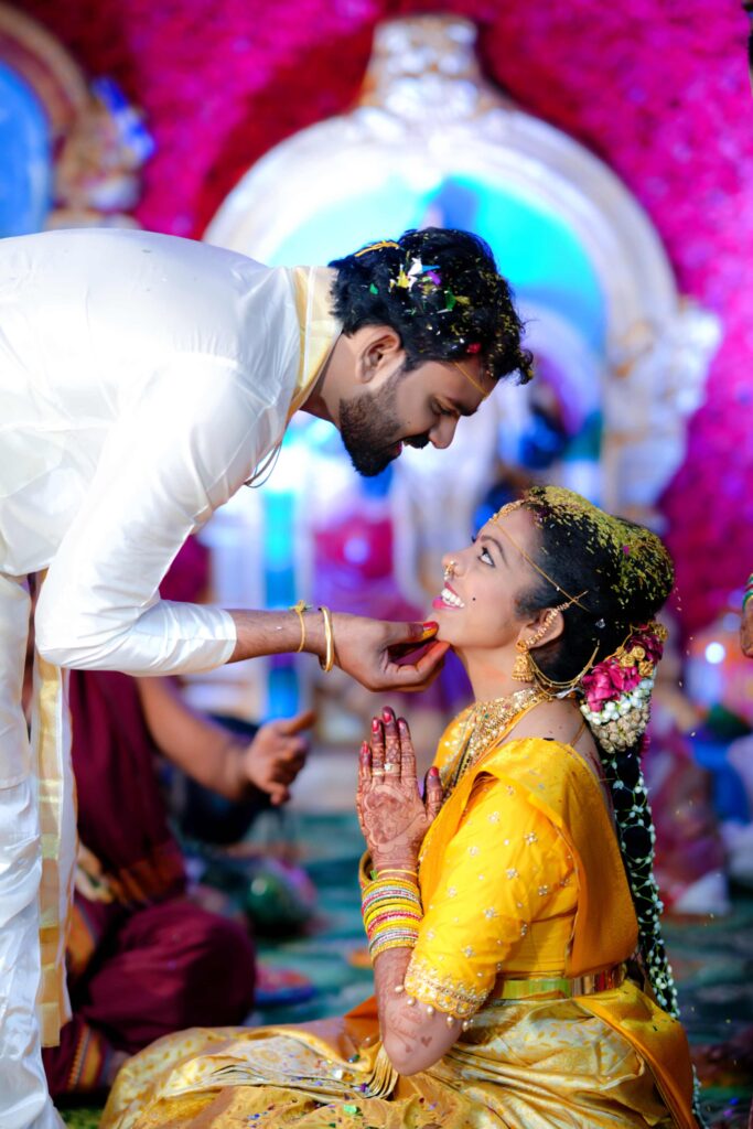 At Hyderabad Framesflow photography captures the lovable moment of the Telugu couple in their wedding .