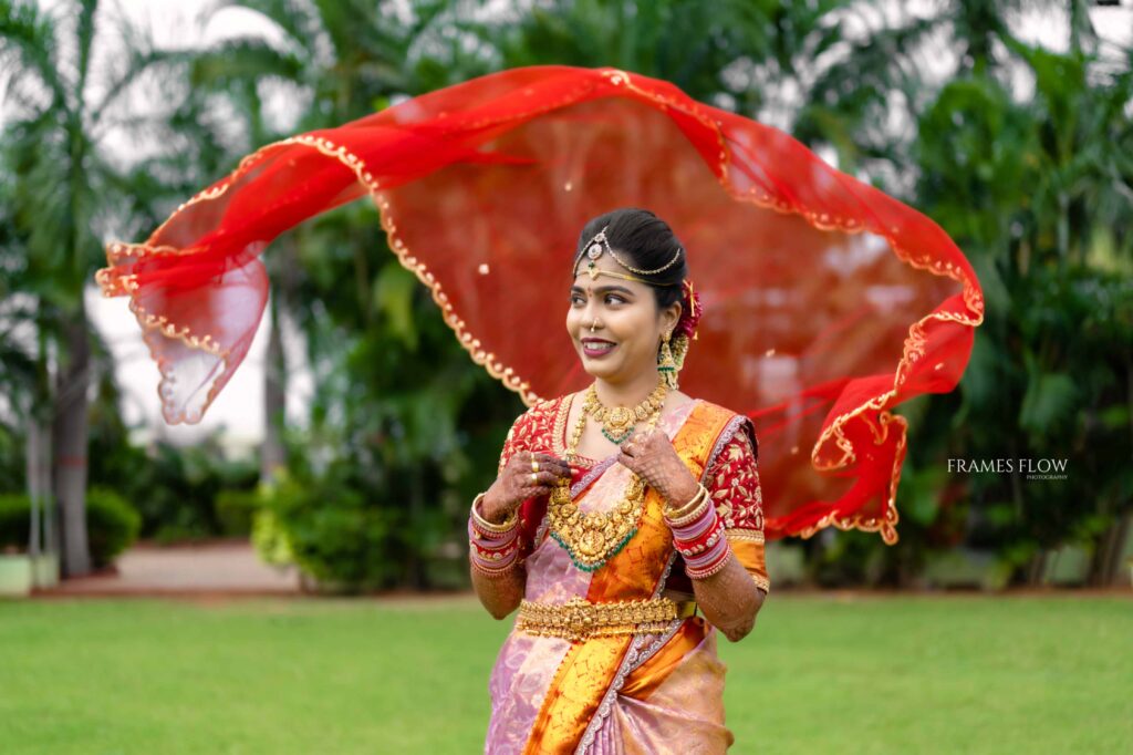 The Telugu bride with the stunning look , Dupatta shows her beauteous ,Captured by Framesflow Photography in Hyderabad.